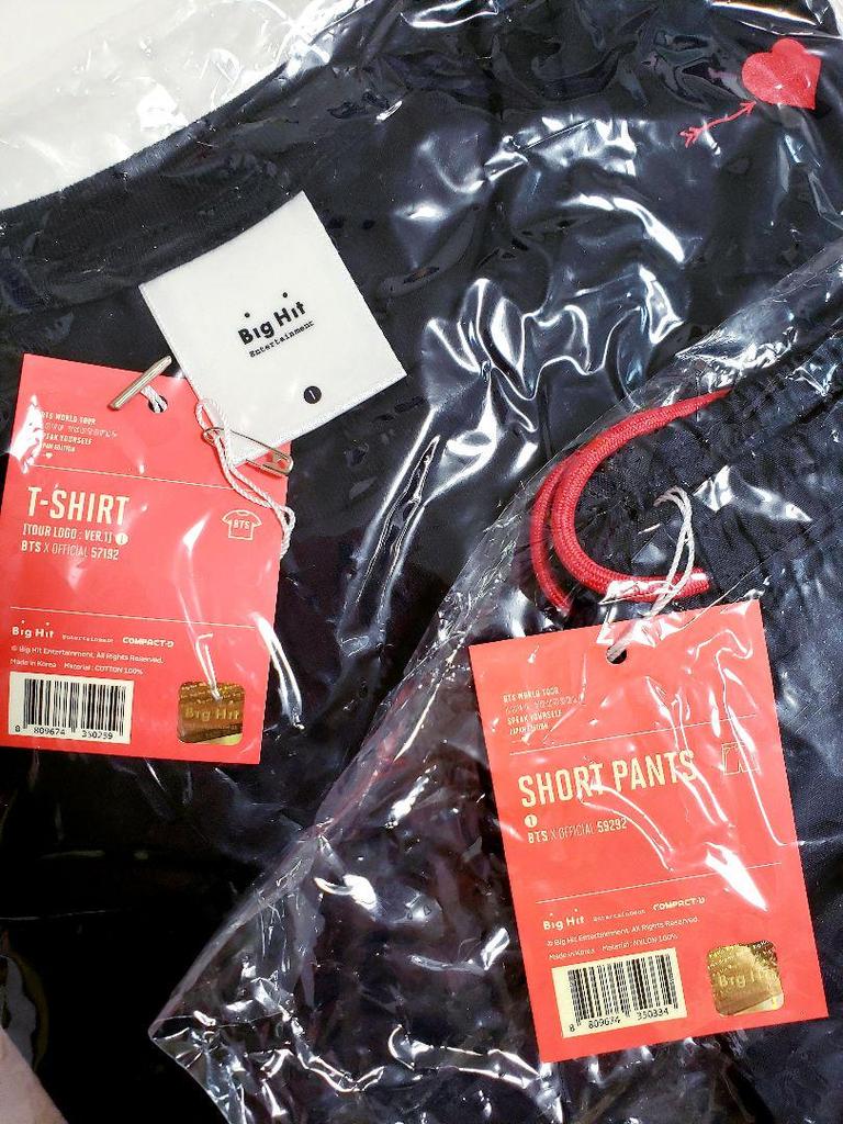 [USED] BTS LOVE YOURSELF tour shirt and shorts