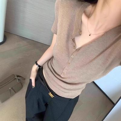 Premium Old Money Wind Short-sleeved Knitted Sweater Women's Slim Front Shoulder Top Summer Khaki V-neck T-shirt Inside