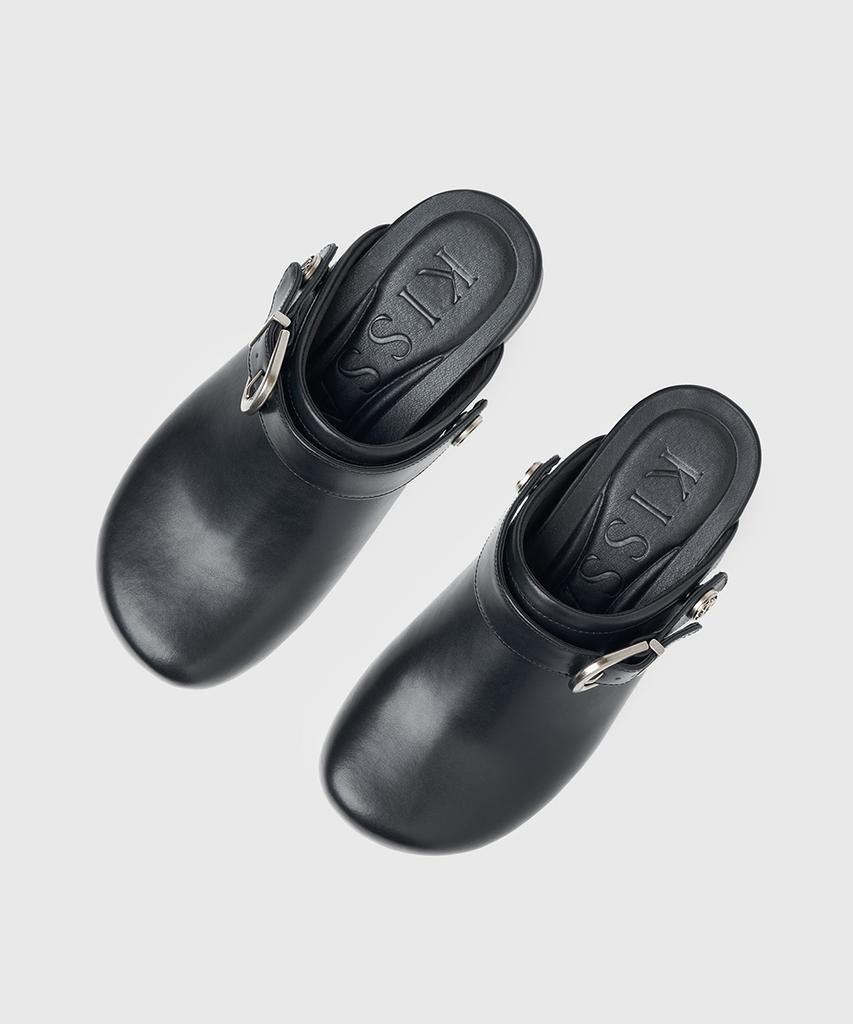 Kissa Roundy Buckle Clogs Black M601306