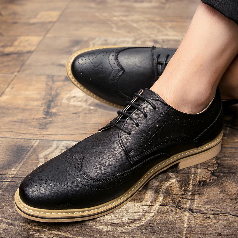 Men's British Style Retro Brogue Cross-Strap Pointed Toe Leather Shoes - Business Casual Formal Lace-Up.