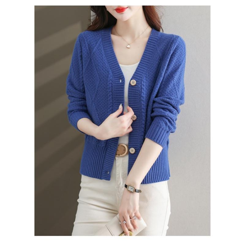 Spring and Autumn Women's Solid Color Knitted Cardigan Retro Sweater for Women Fashionable