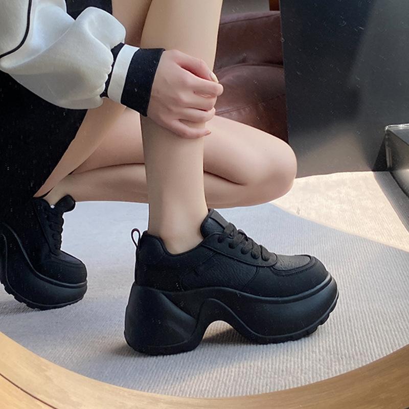 Small man platform dad shoes women's 2025 spring and autumn new inner height increase versatile niche fried street casual sports shoes