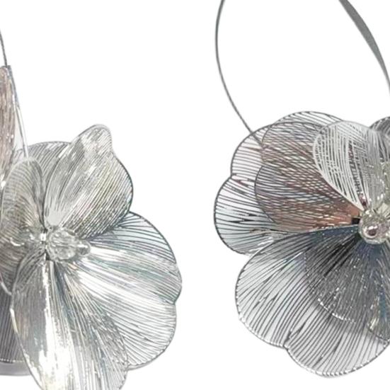 1 Paar Damenohrringe 3D-Blumendesign Hängeohrringe mit durchbrochenem Blütenblatt-Design Mittlere runde Form Ohrbügel Hochzeit Festival Schmuck