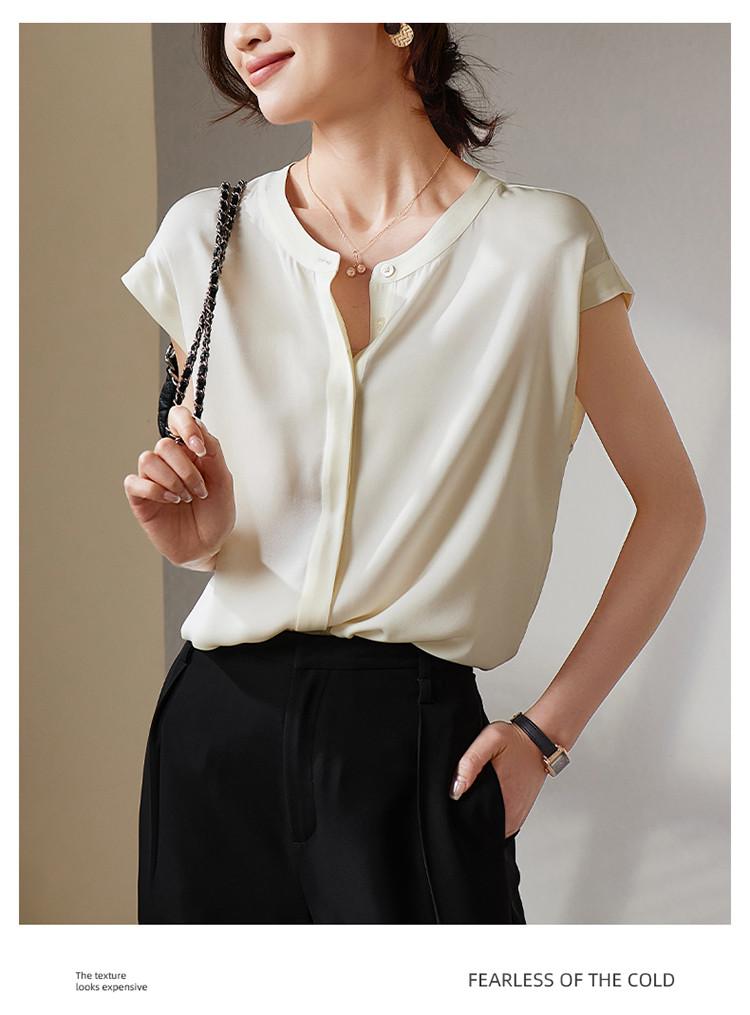 Minimalist Commuter Undercover Round Neck Mulberry Silk Shirt for Women