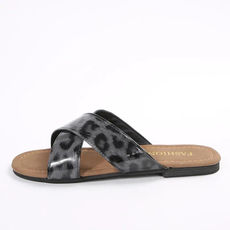 Fashion 2025 Summer Open Toe Women's Slippers Fashion Leopard Print Outdoor Casual New Plus Size Best Seller Light Flat Slippers Zapatos