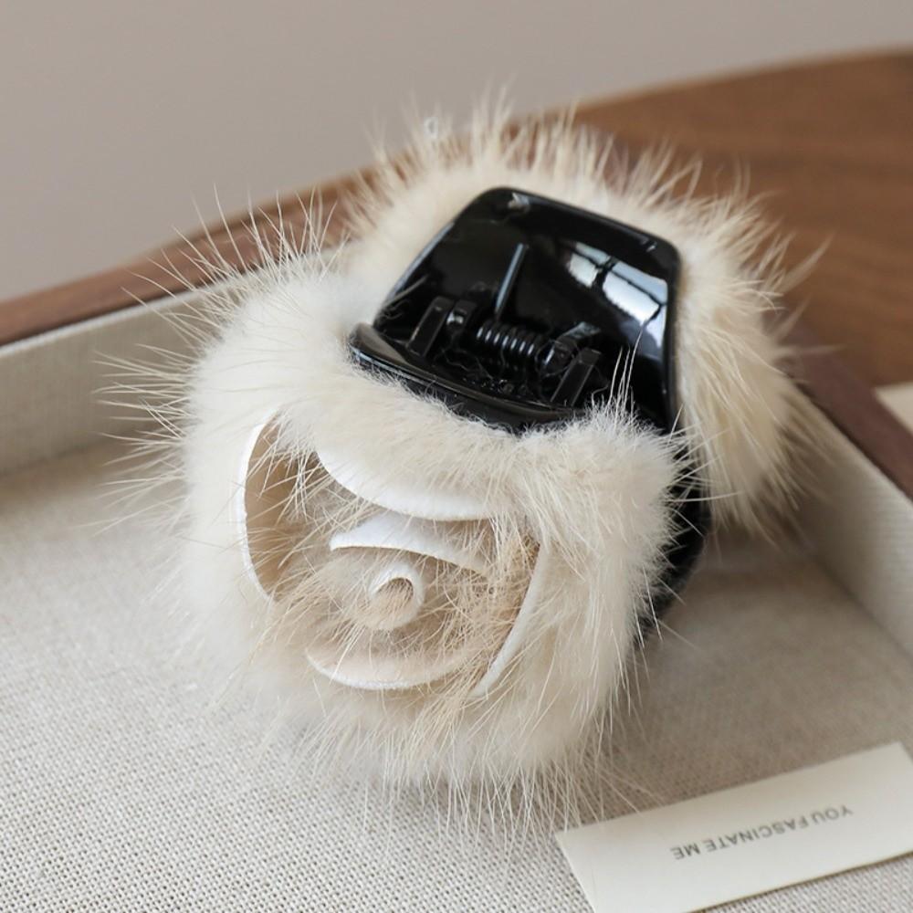 Hair Decoration Rose Hair Claw Soft Fur Ponytail Holders Hair Accessories Plush Hair Claw  Women бежевый