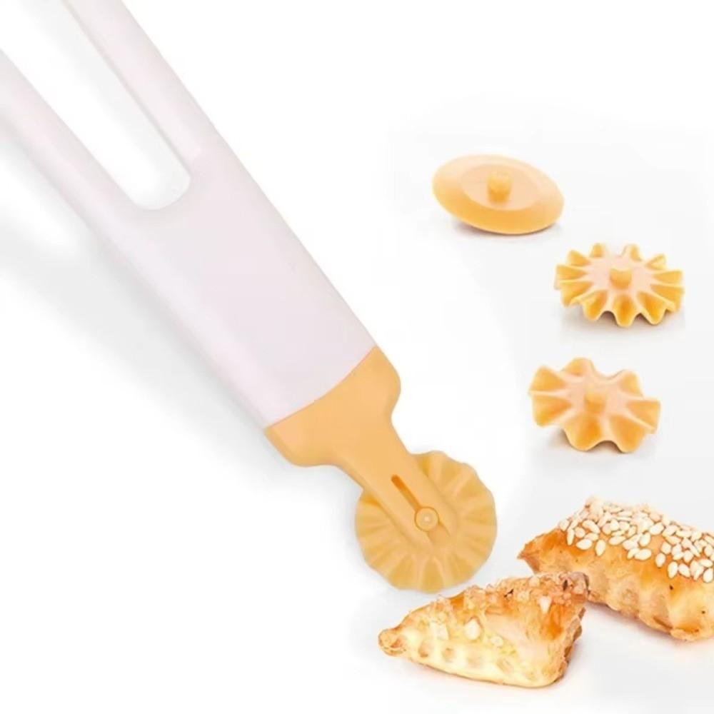 Plastic Dumpling Biscuit Roller Cutter Fancy Pie Cutting Artifact  Household Baking Tool