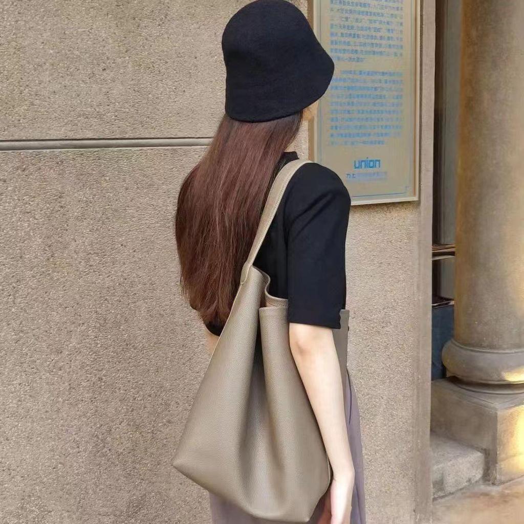 The Row Large Capacity Genuine Leather Lychee Pattern Bucket Tote for School Commuting