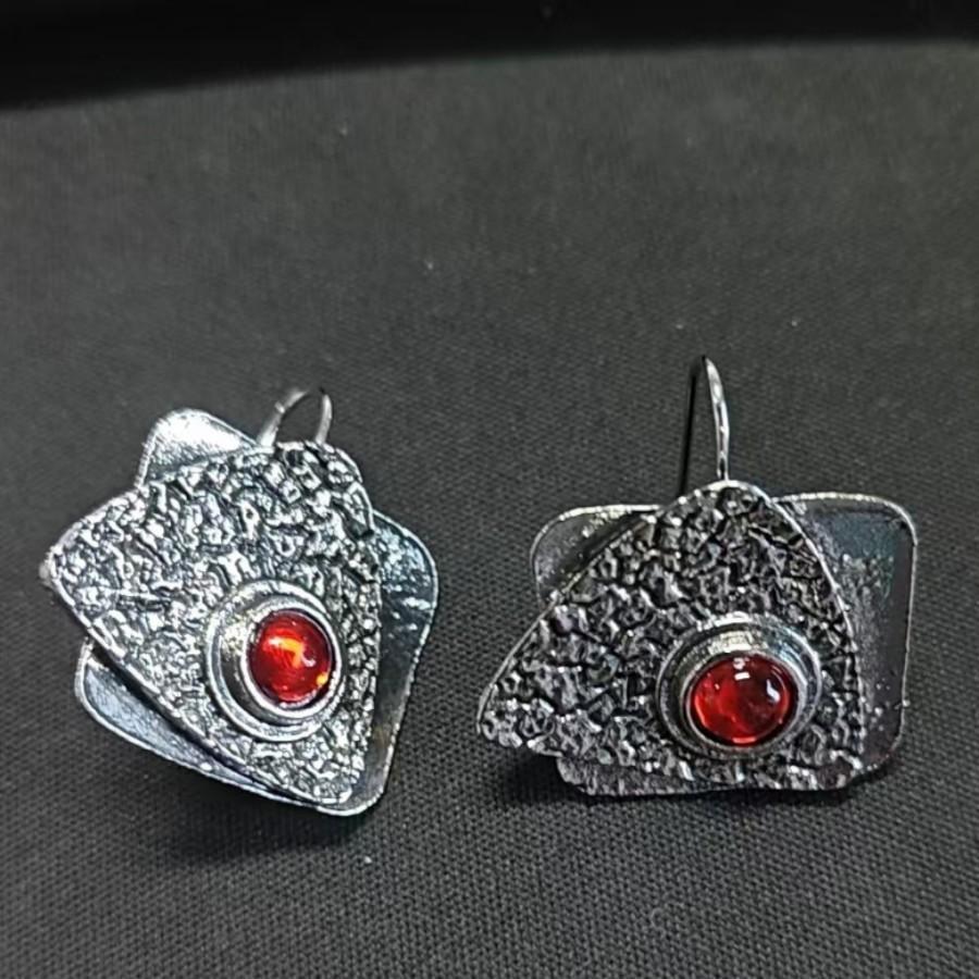 

Retro Fashion Earrings With Hollowed Out Heart-shaped Letter Earrings One Size червоний
