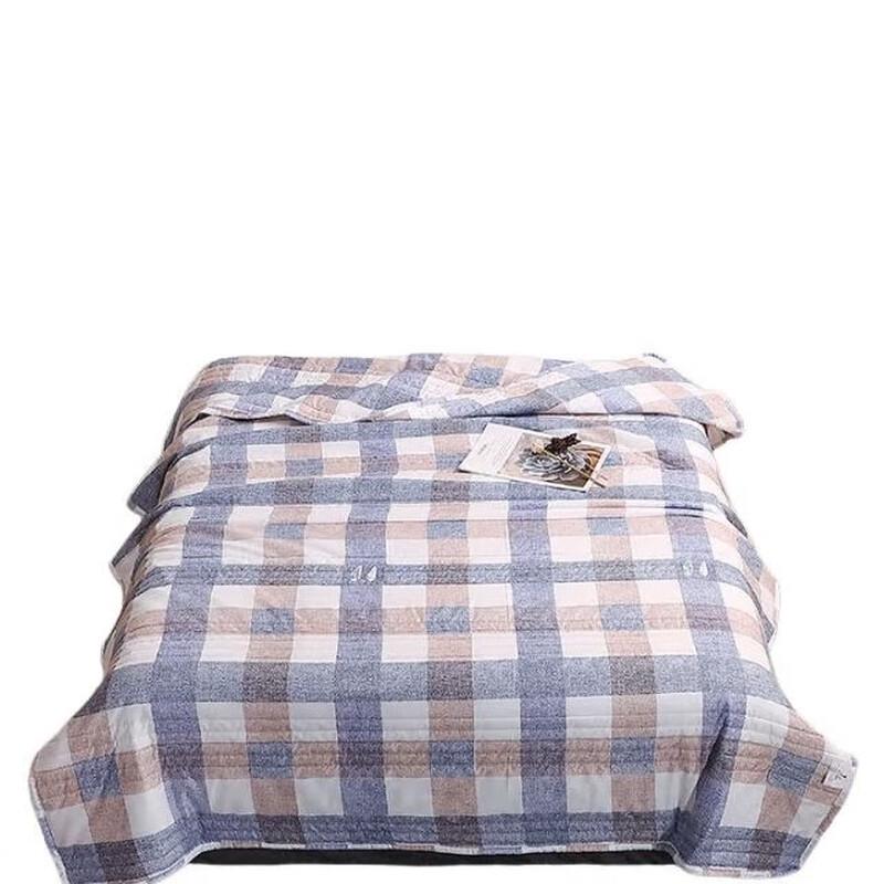 

Woodpecker Summer Floral Cotton Quilt