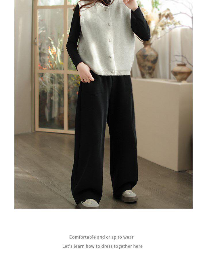 Autumn Women's Short Sleeveless Knit Cardigan Sweater - Round Neck, Solid Color