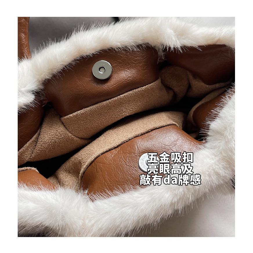 IELGY Ladies Handbag Autumn Winter Fashionable All-Match Cross-Body Plush Bag