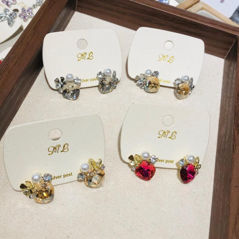 Inlaid Rhinestone Asymmetric Butterfly Flower Pearl Earrings for Women Summer Stud Earrings Fashion Sweet Jewelry Gifts