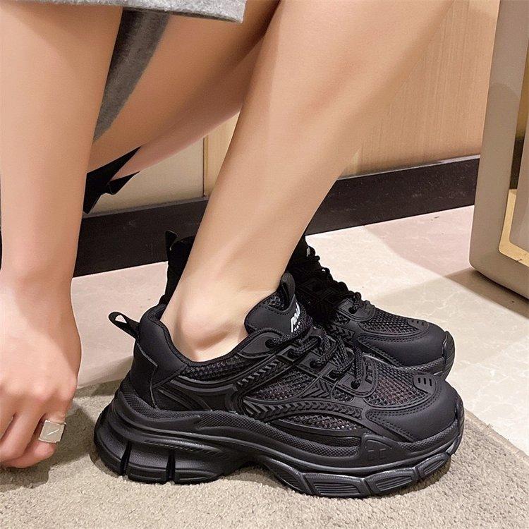 

Женские кроссовки «папины кроссовки» 2025 новая летняя сетчатая обувь женские дышащие сетчатые спортивные кроссовки женские повседневные на платформе белые кроссовки 35 чёрный