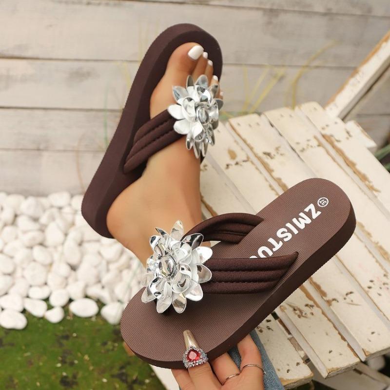 Modische Damen-Keilabsatz-Pantoletten mit dicker Sohle, modische Blumendekoration, bequeme Hausschuhe, lässige, leichte Strand-Flip-Flops