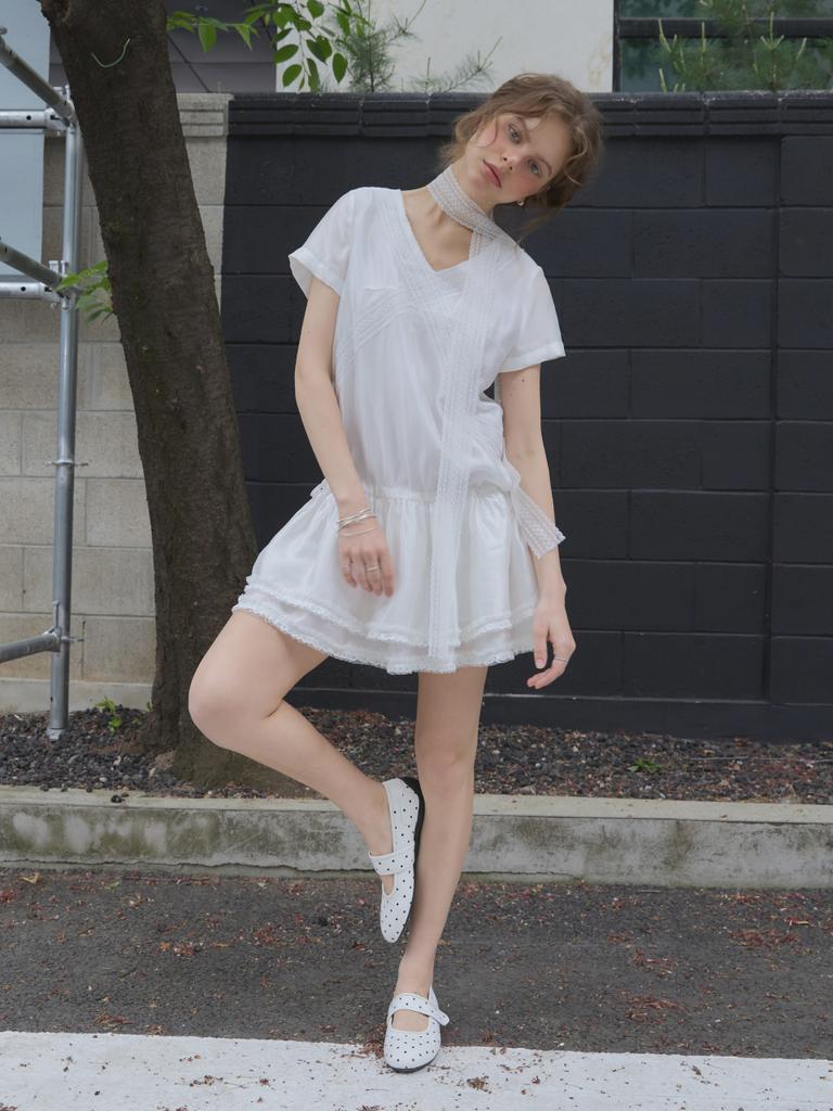 Eseuwaitussi Cross Lace Half-Sleeve Dress_2Color