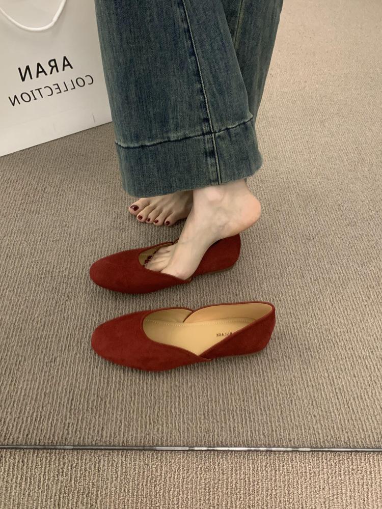 Suede retro soft-soled Mary Jane shoes women's 2025 spring new white light mouth small red shoes versatile with skirt single shoes