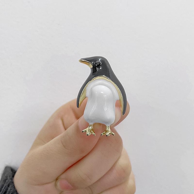 

Эмалевые броши-пингвины для женщин, унисекс, значки с антарктическими ледяными животными, подарки для офисной вечеринки, для друзей, ювелирные аксессуары