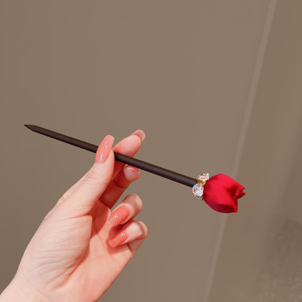 Four Seasons Chinese Tassel Hairpin: Ancient Style Hanfu with Fresh Pearl and Jiangnan Classical Cheongsam Hair Accessory