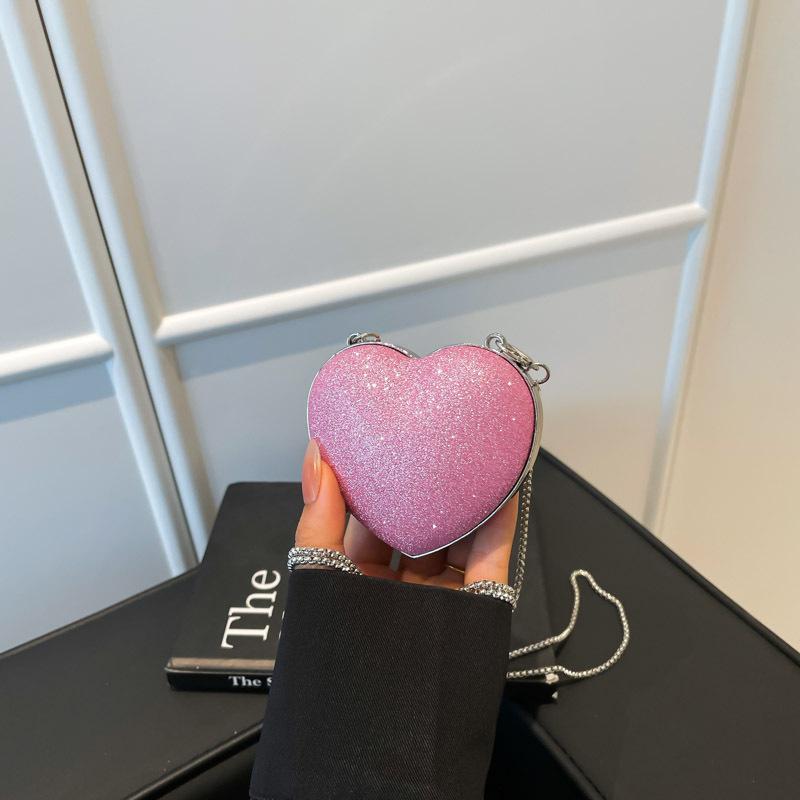 Summer new shoulder heart bag niche chain portable messenger bag fashion dinner bag women's chain bag