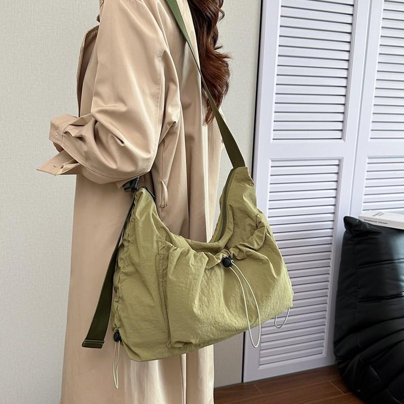 Pleated Drawstring Lightweight Shoulder Bag Women's Vintage Dumpling Bag Large Capacity Commuter Crossbody Bag