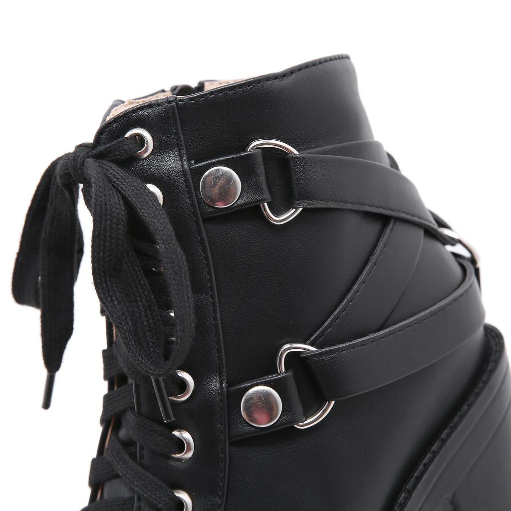 Hochwertige japanische Harajuku Gothic Cosplay Stiefel Frauen dicke Plattform Knöchel Schnalle Schnürung Wadenstiefel Reißverschluss hinten