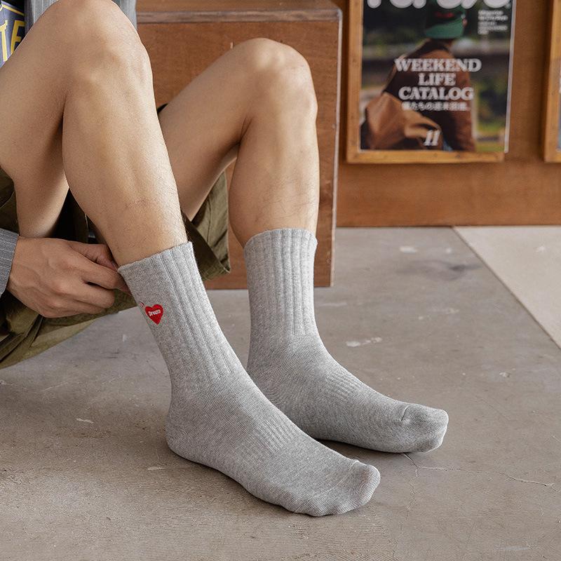 Embroidered Heart Men's Mid-Calf Cotton Socks: Korean Style, Trendy Hip-Hop, Breathable, Black & White for Autumn & Winter