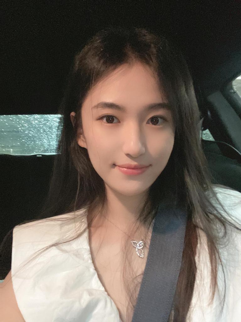 Lily Marquise 925 Silver Necklace with 5A High Carbon Diamond Clover Pendant - Elegant Light Luxury Clavicle Chain for Women