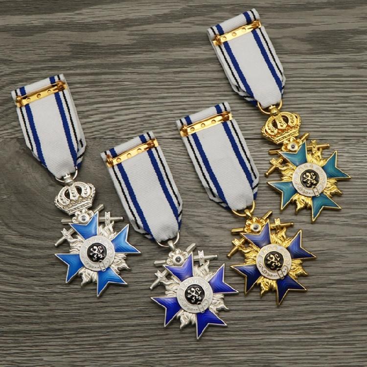 Order of the Bavarian Crowns Medals Lapel Pin Militarys Medals Pin Badge Prussia Crowns Crosses Medals Decorative Brooch