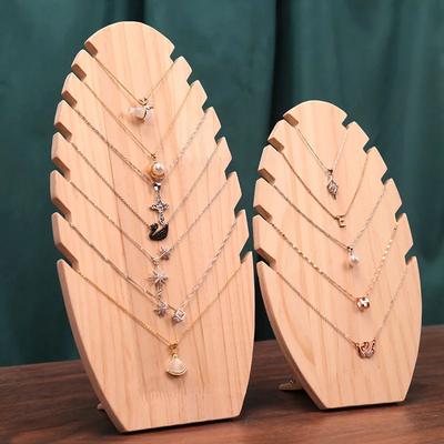 Création de bijoux – Emballages et présentoirs de bijoux