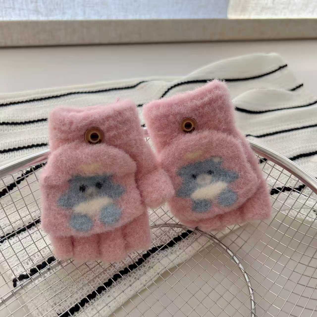 

2-7 years old, children s flip gloves 25 autumn and winter boys and girls writing gloves cute cartoon thermal gloves one size fits all кавун червоний колір