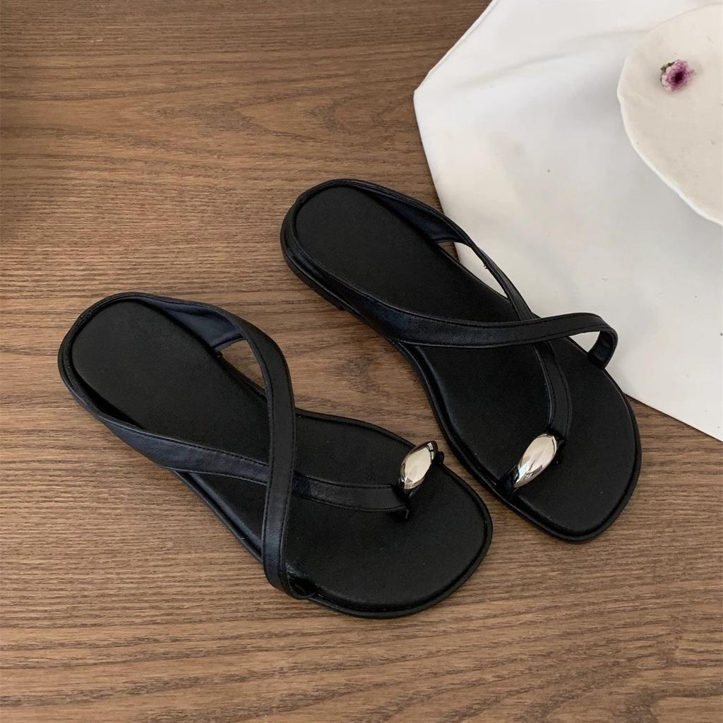 Set of Toe Slippers for Women To Wear Summer New French Fairy Style Sandals with Skirts for Vacation Beach Flat Bottom Beautiful Sandals