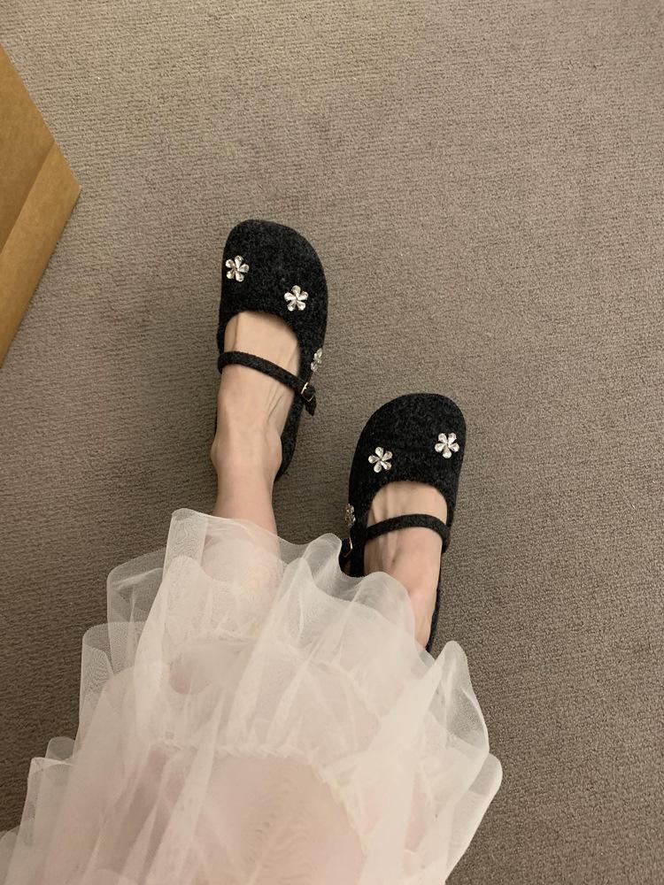 French flat-bottomed shallow mouth Mary Jane shoes women's 2025 autumn and winter new Korean version of rhinestone plush single shoes Doudou shoes