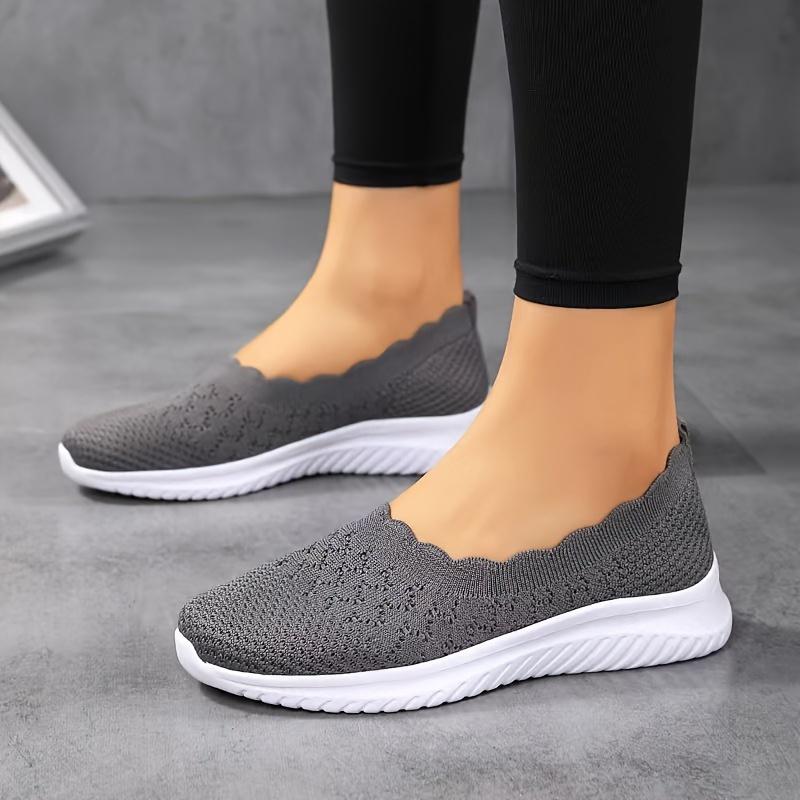 Women's Casual Walking Shoes for Mature Mothers - Large Sizes, Low-Cut, Slip-On Design