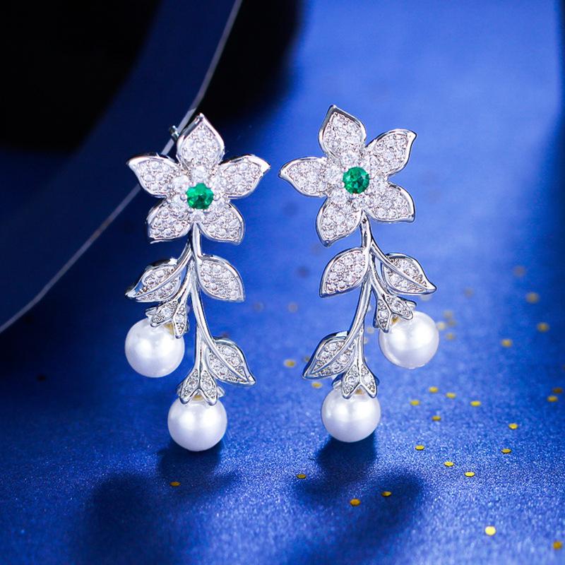 Dynamic Luxury Leaf Pearl Earrings Zircon Flower Design Tassel Long Earrings