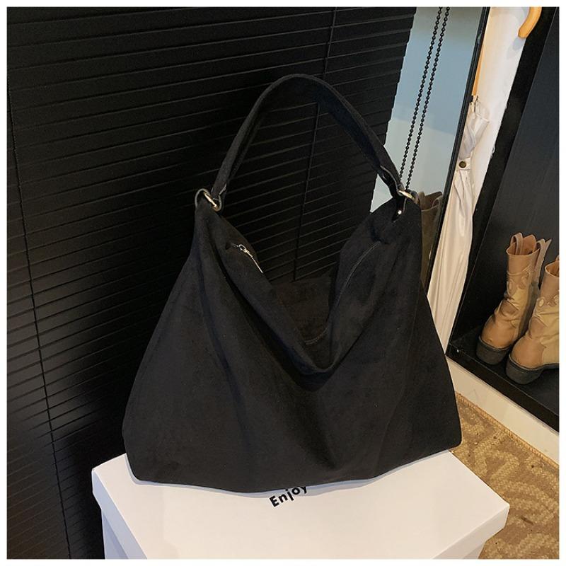 

Suede bag women s large-capacity new autumn and winter retro niche single shoulder underarm commuter tote bag чёрный