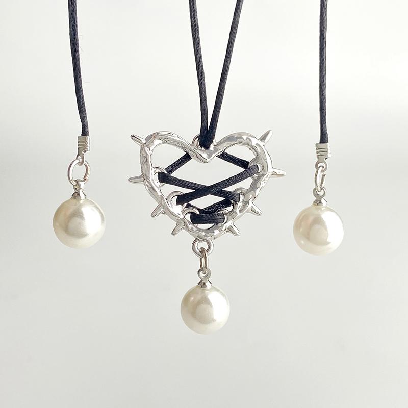 Exaggeration Vintage Elegant Trendy Metal Heart Necklace Ribbon Pearl Pendant Clavicle Chain For Women  Jewelry