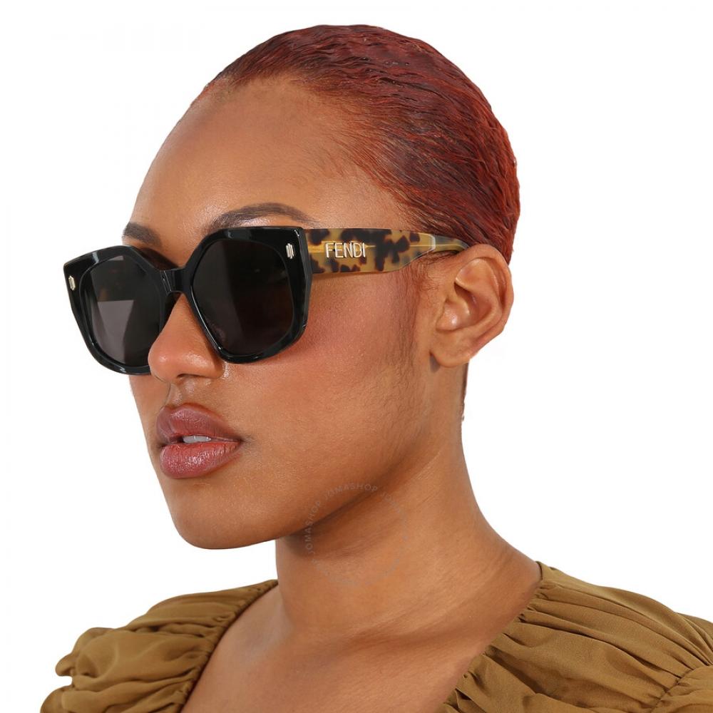 Fendi Smoke Geometric Ladies Sunglasses FE40017I 01A 55 – zu  display picture 2