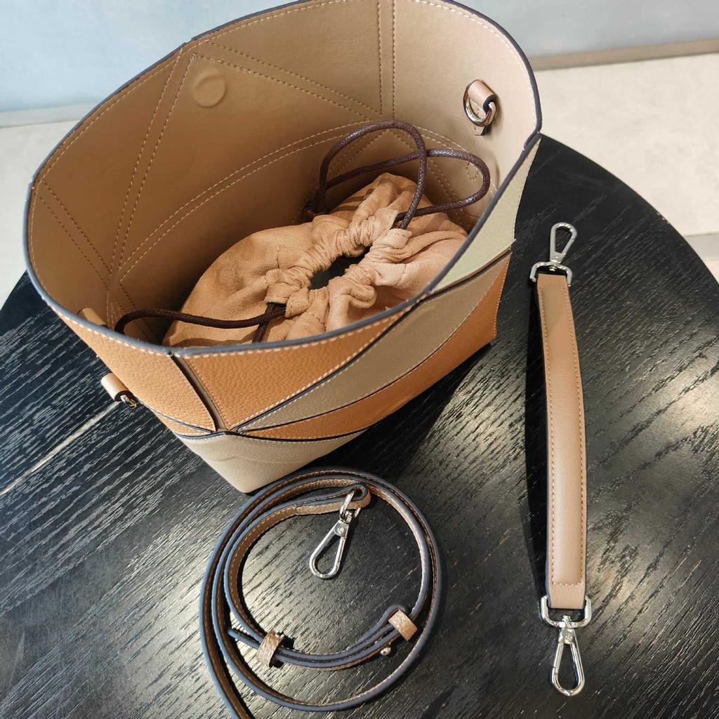 Leather Niche Design Bucket Bag  New Shoulder Messenger Bag Premium Geometric Splicing Commuter Women's Bag