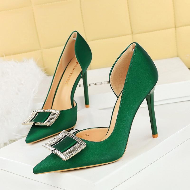 European And American Fashion Banquet High Heels Slim Heels Super High Heels Satin Side Empty Metal Pointed Toe Single Shoes