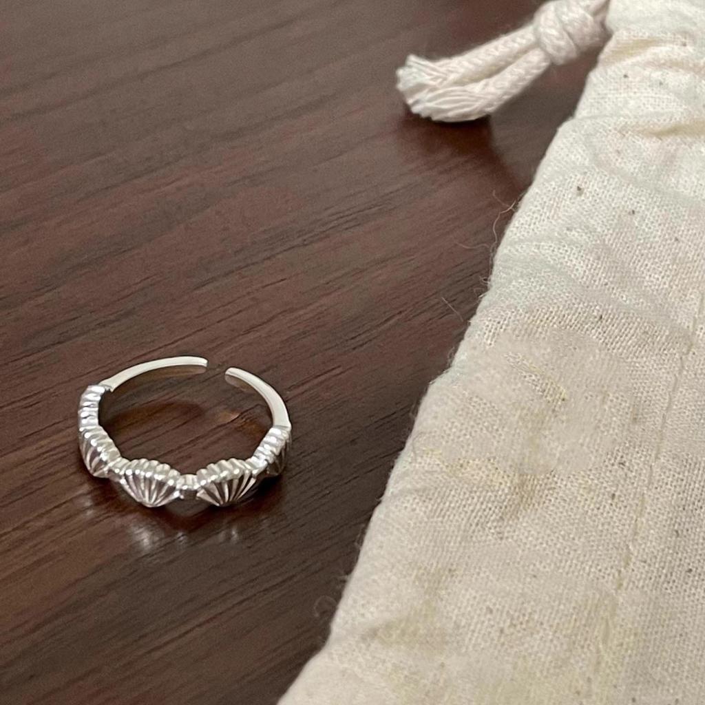 Elegant Adjustable Open Shell Ring: Versatile and Trendy Fashion Accessory for Women
