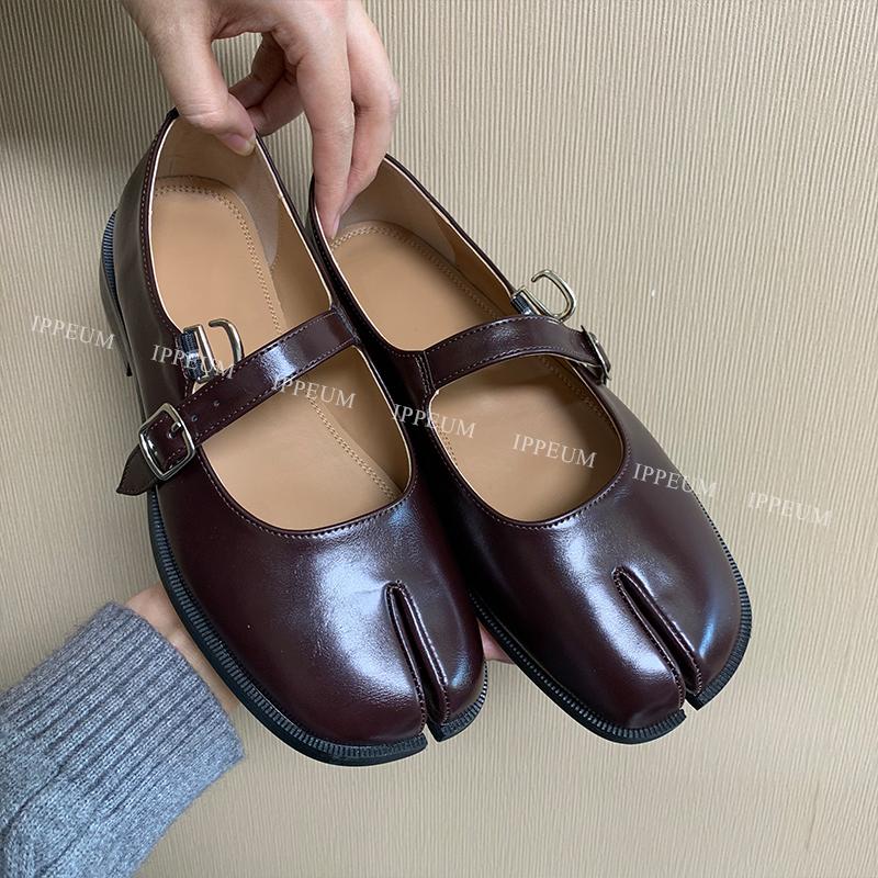 IPPEUM Tabi Shoes Mary Janes 2025 New Fall  Split Toe Flats Burgundy Brown Buckle Plus Size 36-44 Black Pu Leather Tabis Loafers