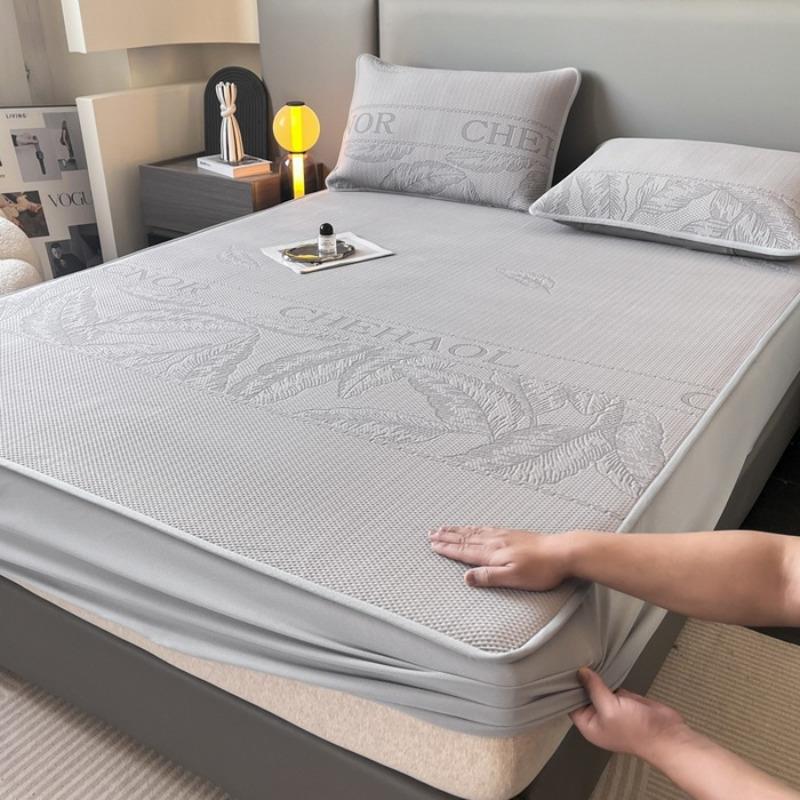 

Spring and summer new ice silk mat Class A maternal and infant grade cool Doudou soft mat machine washable folding mattress 200 * 220cm Three-piece Set