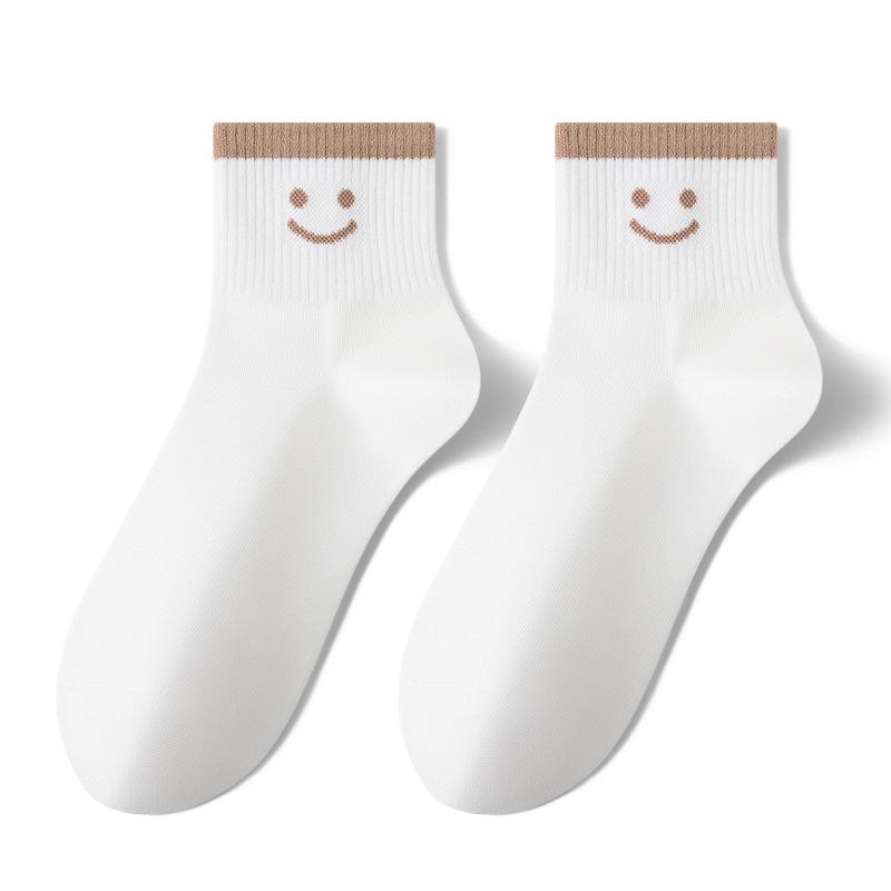 Damer Vår och Sommar Tunna Leende Ansikte Antibakteriella Deodorerande College Stil Studenter Korta Strumpor