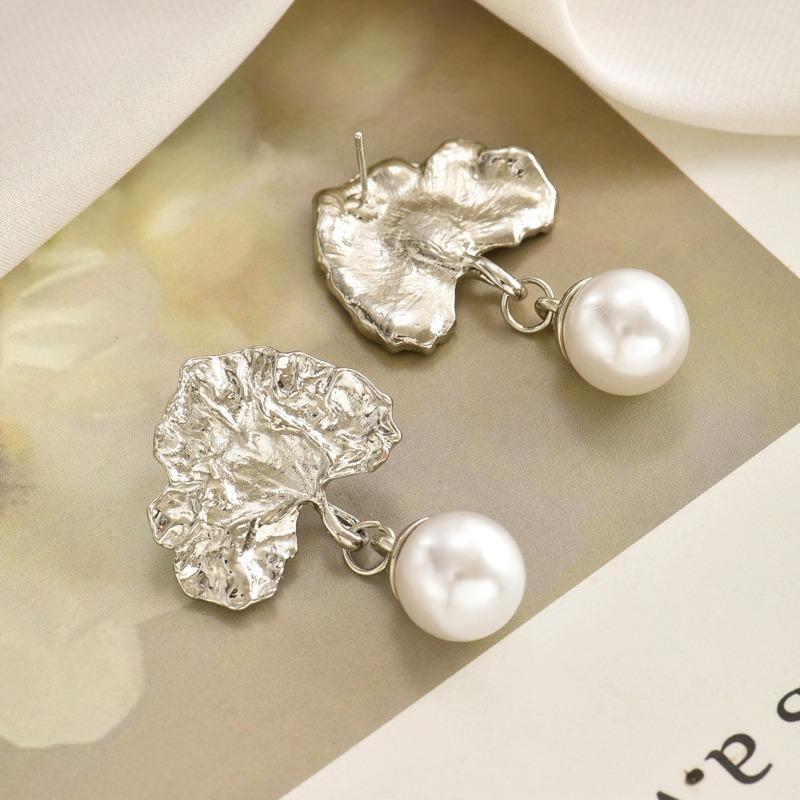 Imitation pearl earrings retro fashion earrings light luxury high-end women's niche asymmetric stud earrings