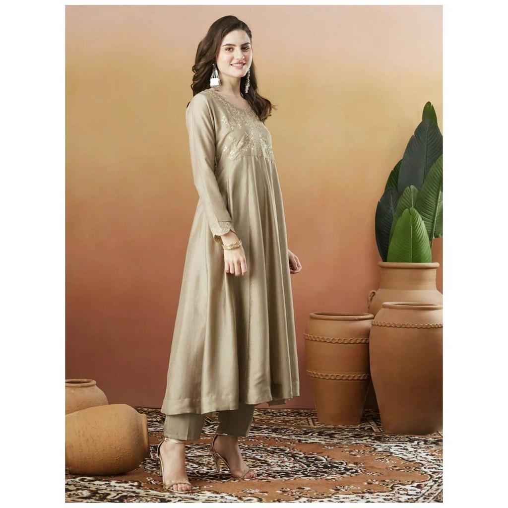 Presenting New Beautiful Suit Set and Duppta