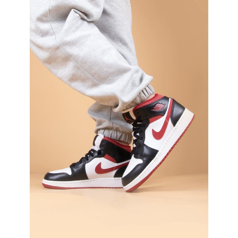 New Jordan Kids Air Jordan 1 Mid 'Metallic Red' Sneakers DJ4695-122