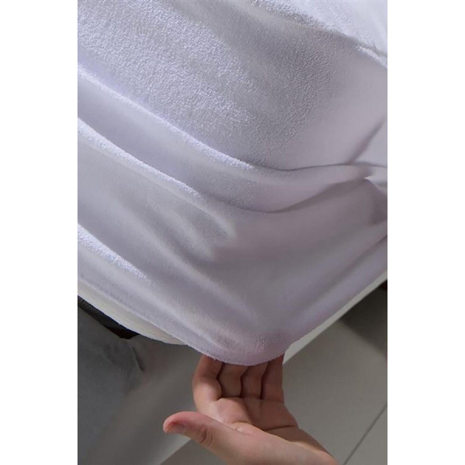 

Mer-tim Double King Size Fitted Elastic Liquid Proof Mattresses 180x200