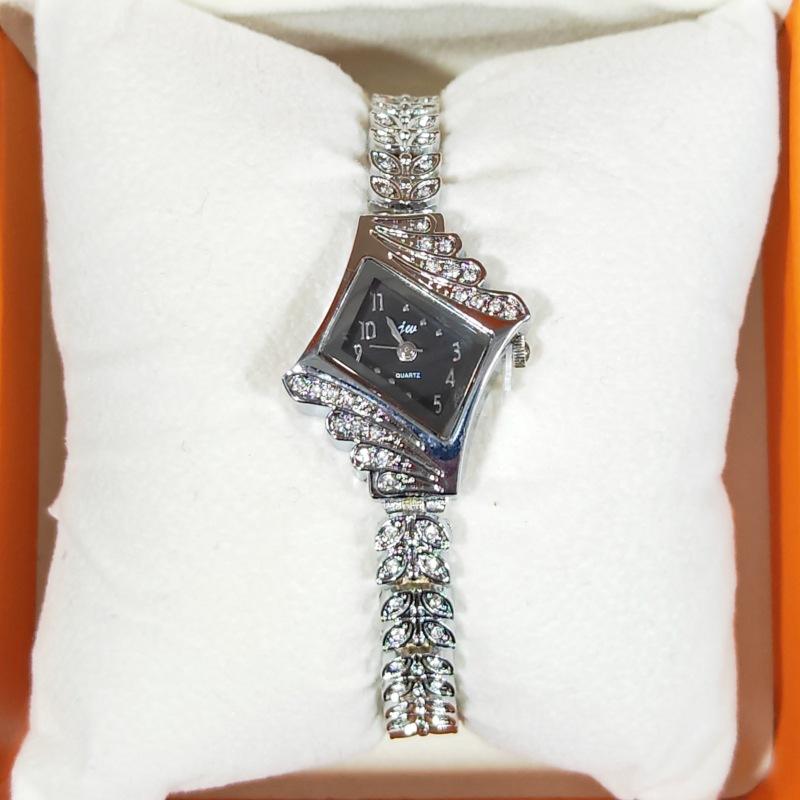 Jw Ladies Niche Luxury Rhombus Gypsy Watch Student Fashion Alloy Bracelet Watch