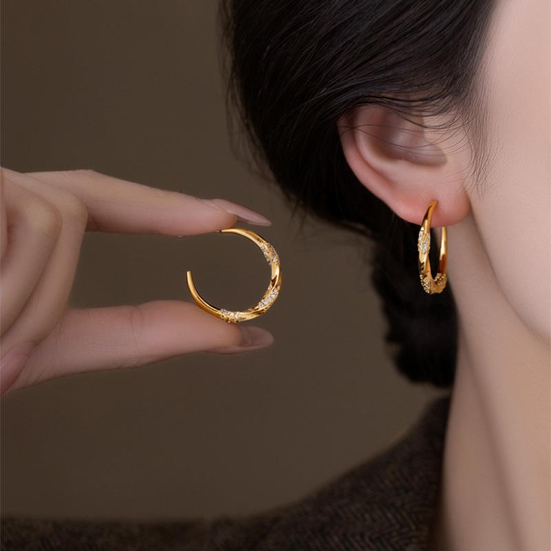 European and American Silver Needle Zircon Twisted C-shaped Stud Earrings Retro Fashion Exquisite Earrings Light Luxury High-end Earrings Women